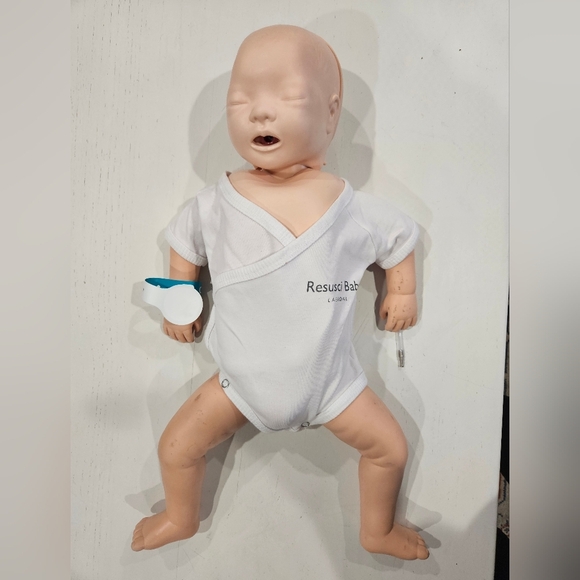 Resusci Baby QCPR by Laerdal Medical. Excellent Used Condition Manikin CPR - Picture 16 of 16